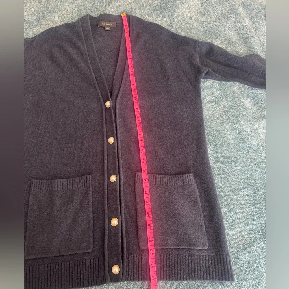 Ann Taylor Navy Blue Wool Blend Cardigan Sweater Pearl Buttons Size XS - Picture 6 of 8